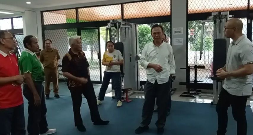 Ketua KONI Provinsi Lampung Tinjau Ruangan Kantor dan Fasilitas Fitness