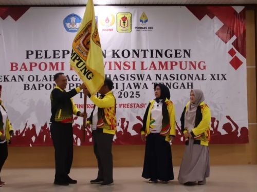 Ketua KONI Lampung Resmi Lepas Kontingen POMNAS XIX 2025